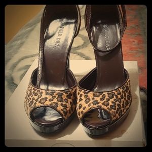 Womens stylish shoes. $ 30 a pair.